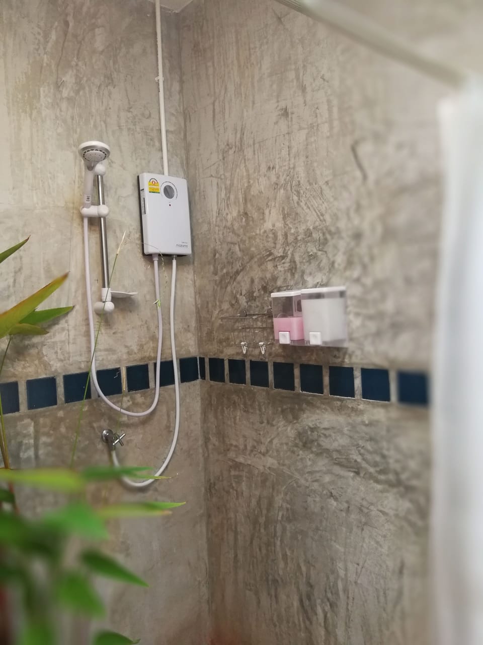 Family Quadruple Room, Non Smoking, Garden View | Bathroom shower
