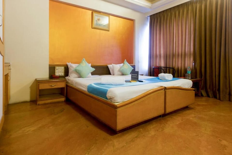 In-room safe, desk, iron/ironing board, free WiFi