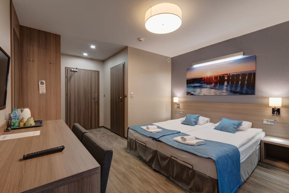 Comfort Double or Twin Room | Desk, free WiFi, bed sheets