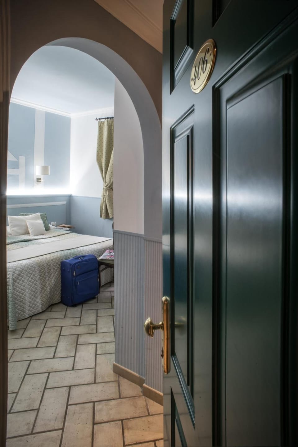 In-room safe, free WiFi, bed sheets