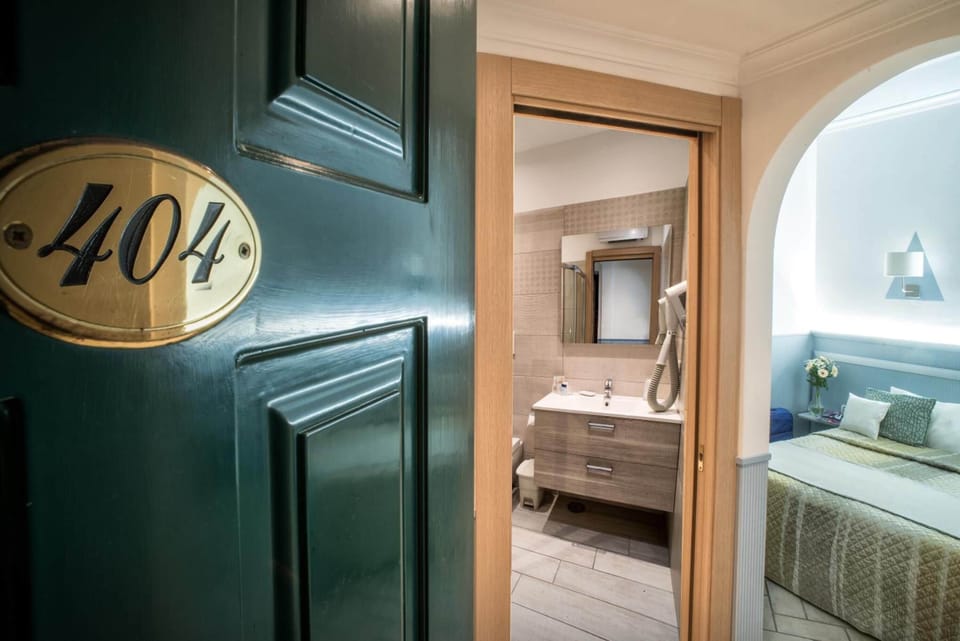 In-room safe, free WiFi, bed sheets
