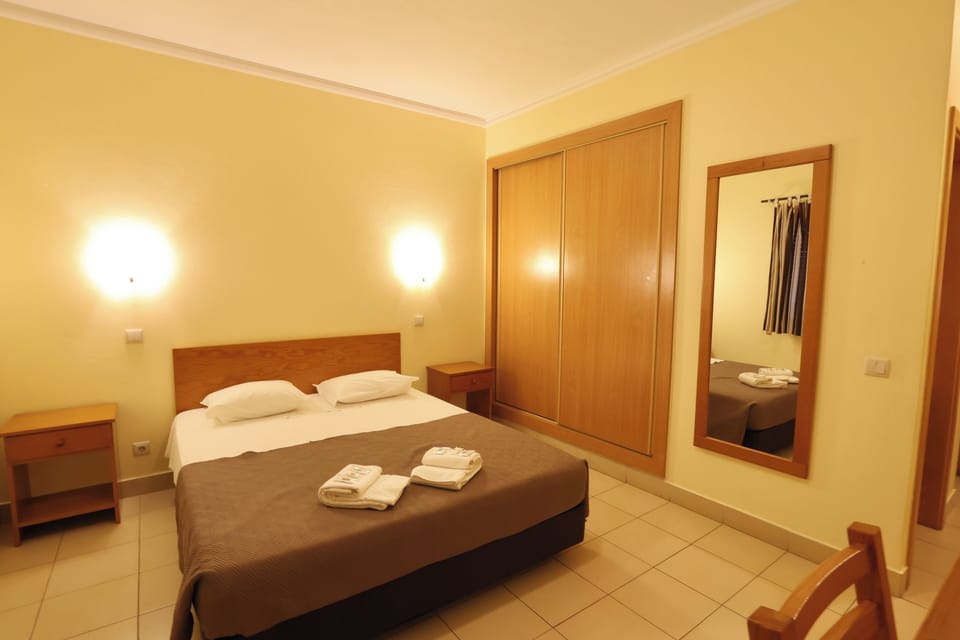 Double Room | Iron/ironing board, free WiFi, bed sheets