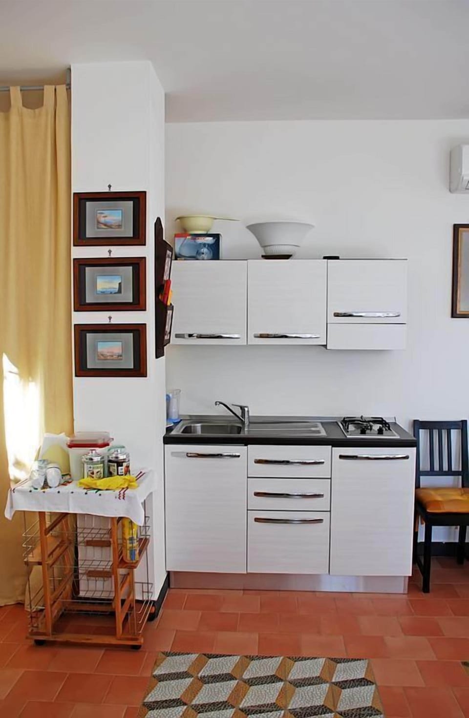 Studio, Terrace | Private kitchenette | Fridge, stovetop, cookware/dishes/utensils