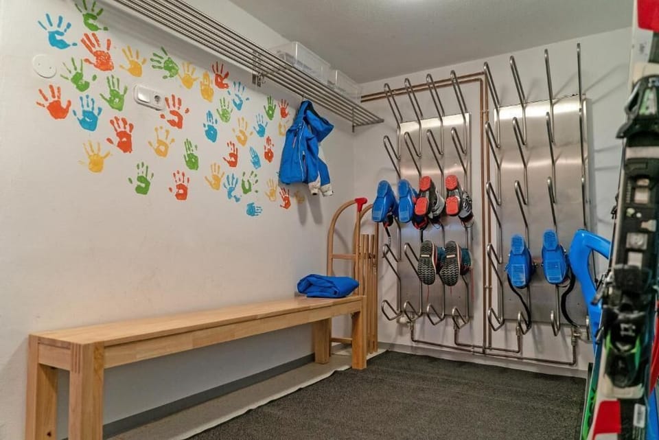 shoes dryer + ski room