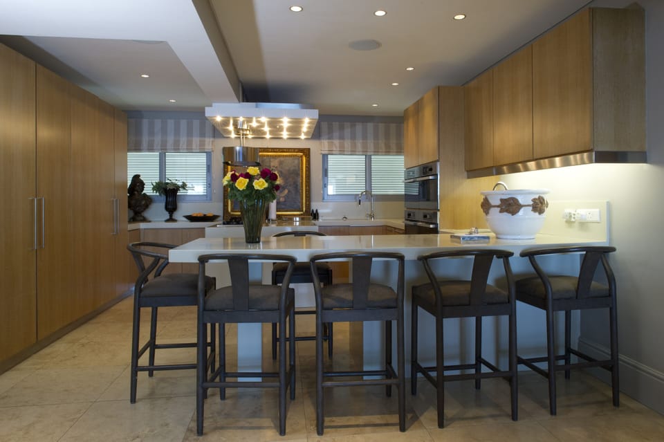 Kitchen & counter