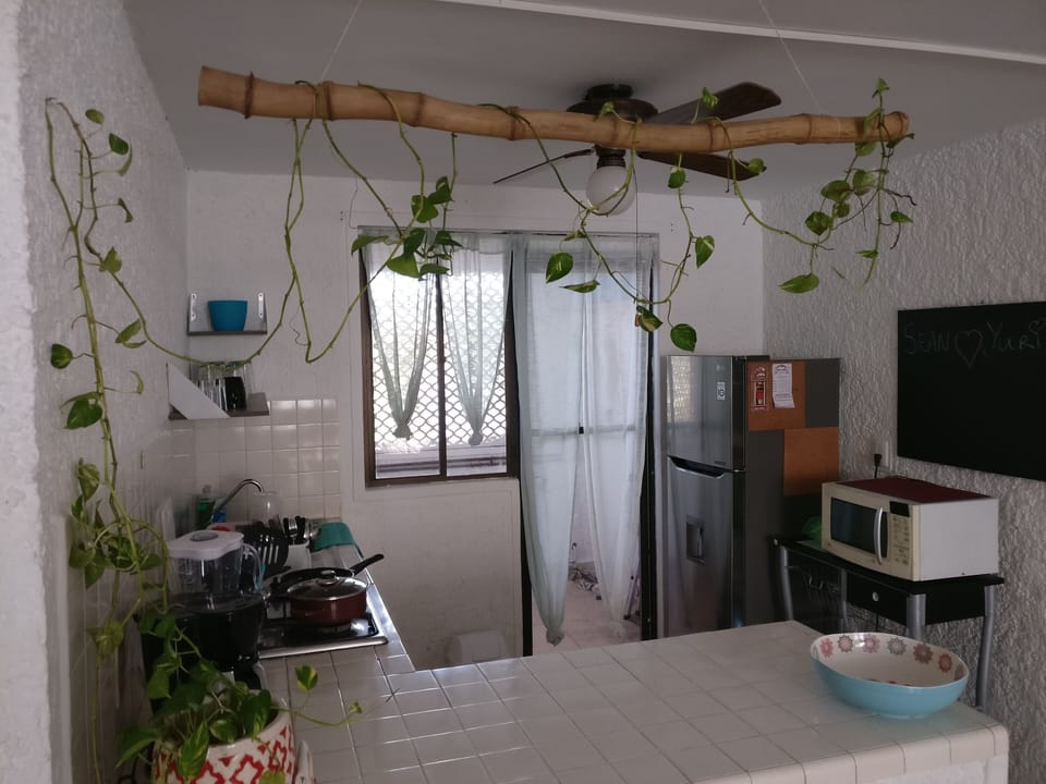 Fully fitted kitchen