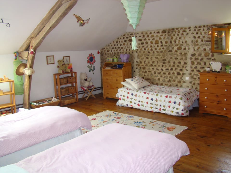 Kids bedroom. Two singles.