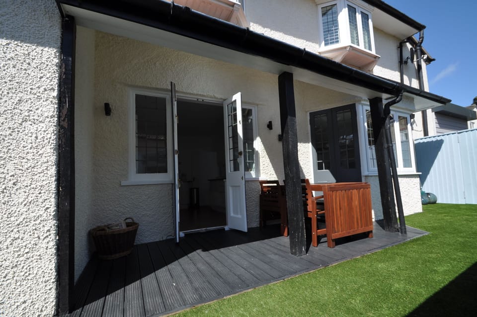Veranda onto Garden