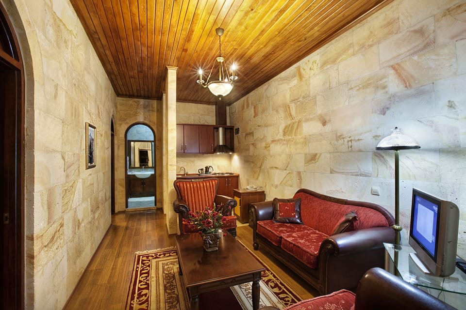 Family Room | Minibar, blackout drapes, soundproofing, WiFi (free)