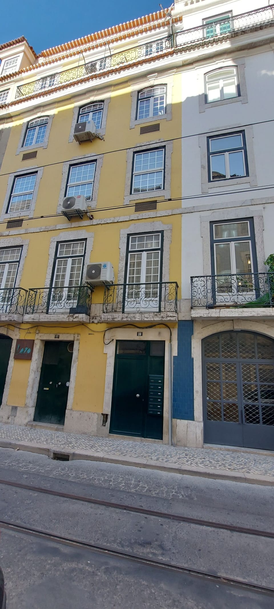 Front Entrance: Rua do Corpo Santo