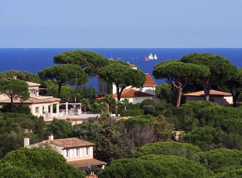 Beautiful neighborhood and surroundings in a quite and luxury area. 