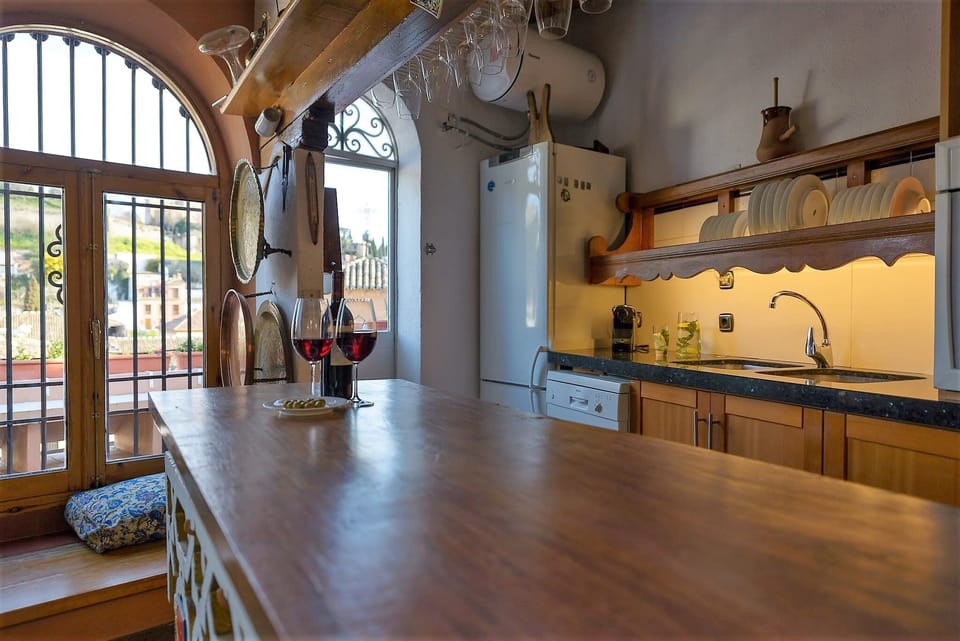 Kithen with terrace access - Cocina con acceso terraza