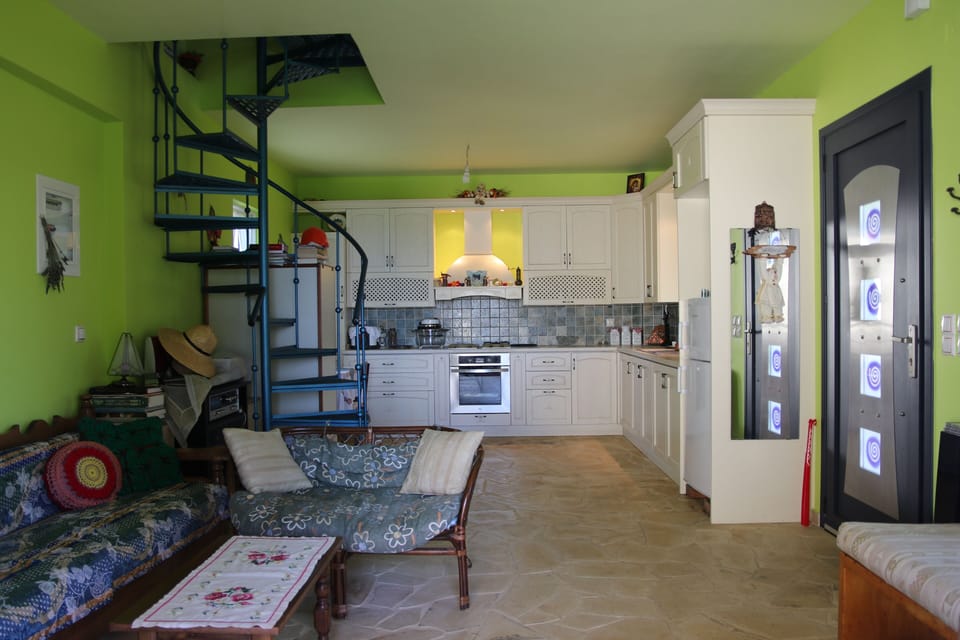 living room-kitchen