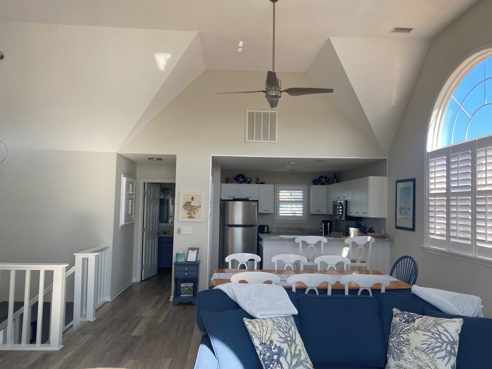 Top floor living area
