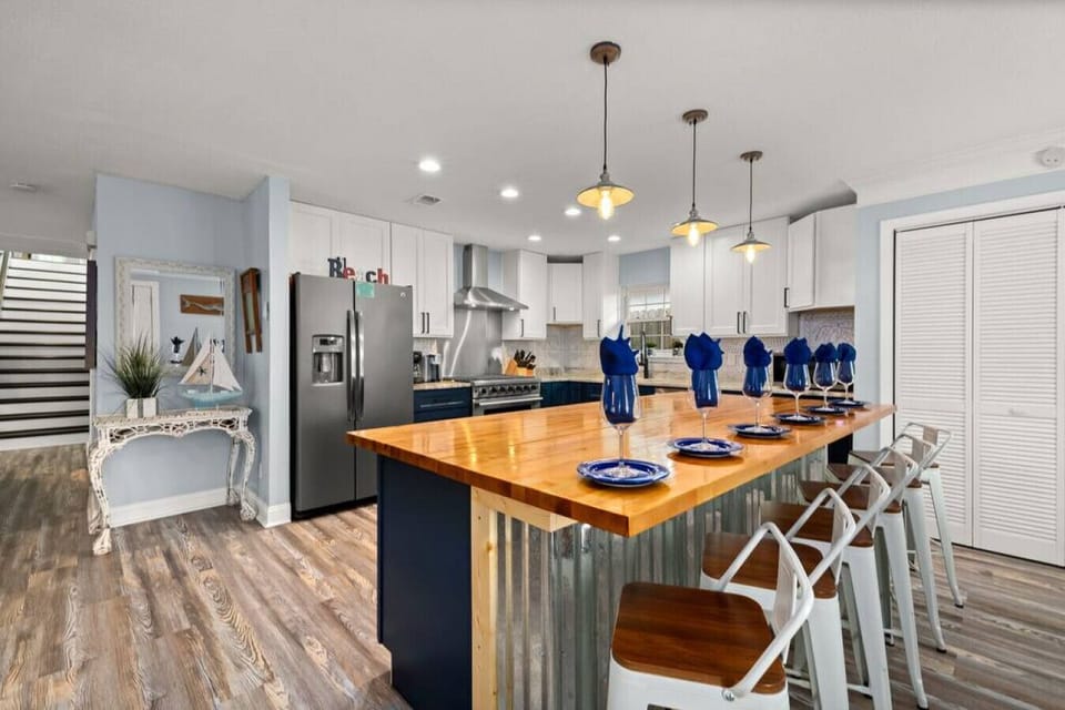 Gather at the breakfast bar while meals are being made or to enjoy a cup!