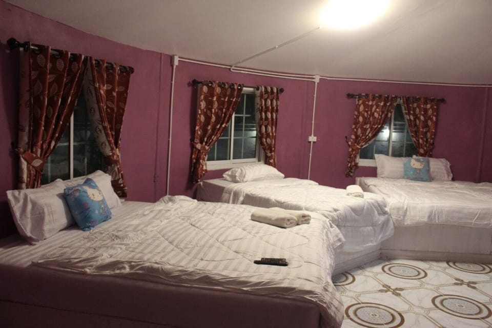 Family Room | WiFi (free)