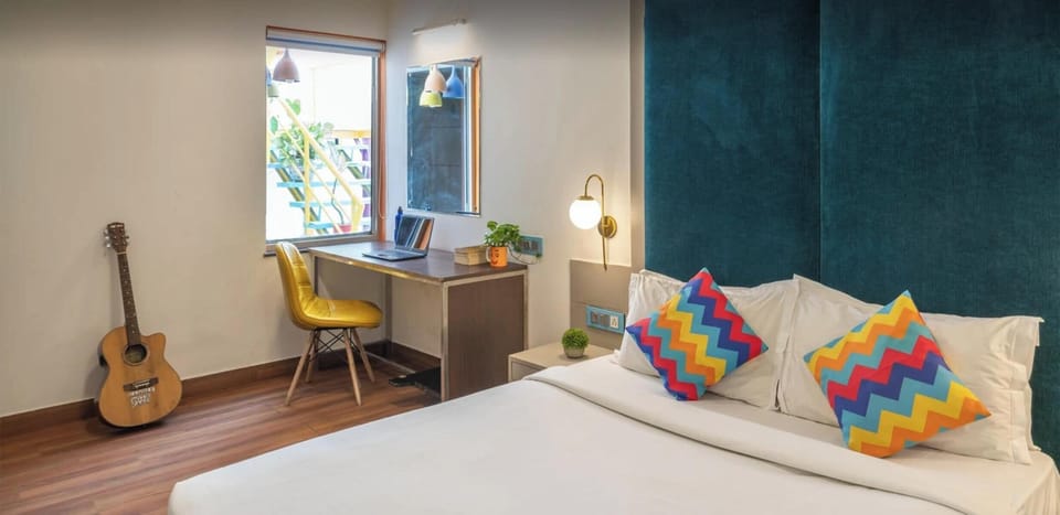 Individually furnished, free WiFi, bed sheets