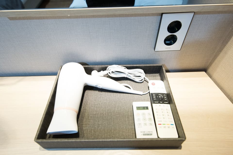 Basic Twin Room, 2 Twin Beds, Non Smoking | Desk, soundproofing, free WiFi, bed sheets