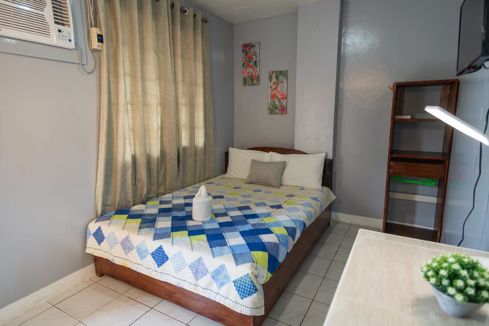 Deluxe Room | Desk, free WiFi
