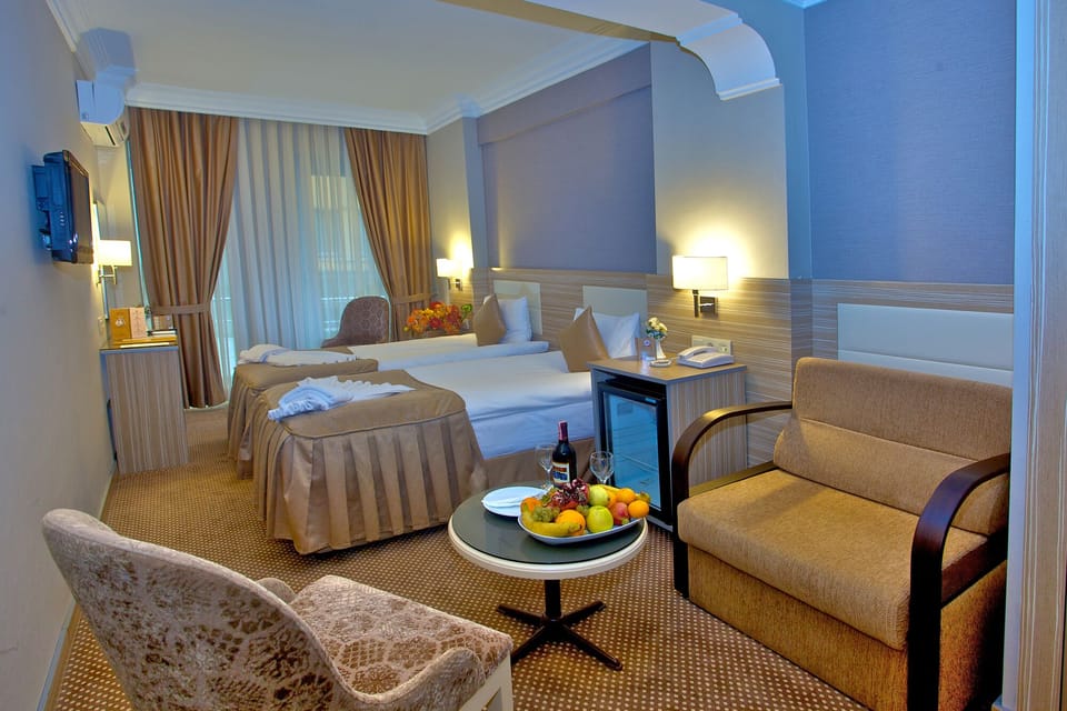 In-room safe, desk, soundproofing, free WiFi