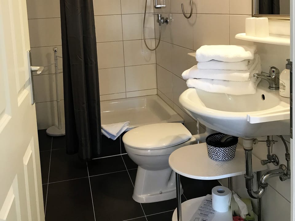 Double or Twin Room, Ensuite | Bathroom