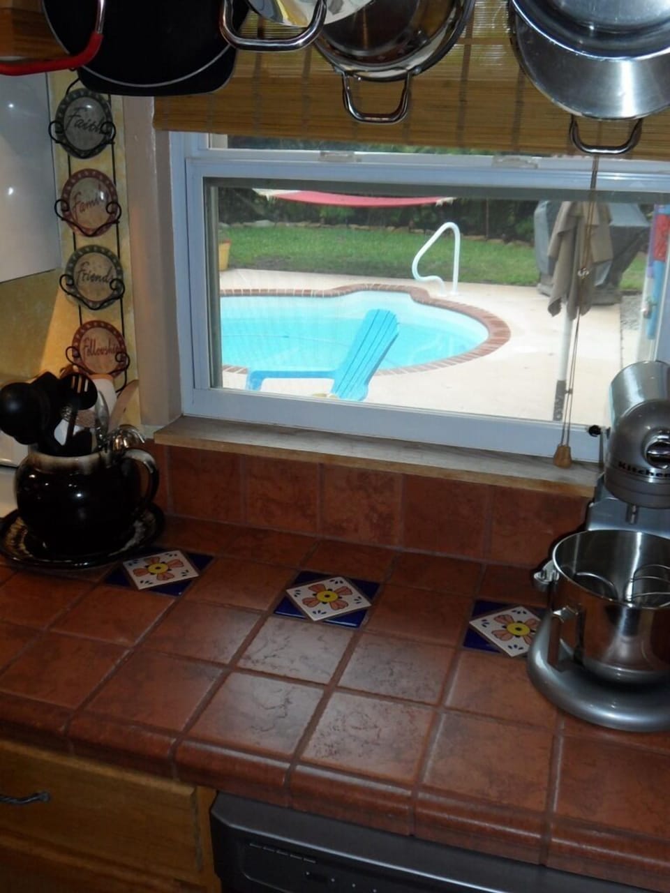 Even the cook can see what's happening in the pool!