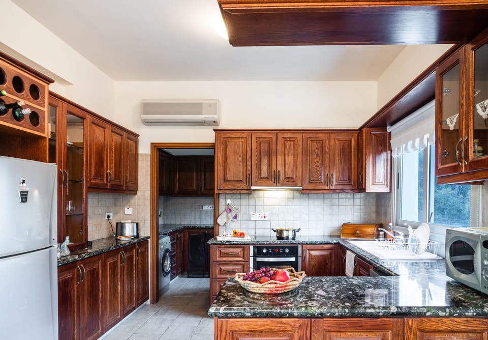 Fully-equipped kitchen