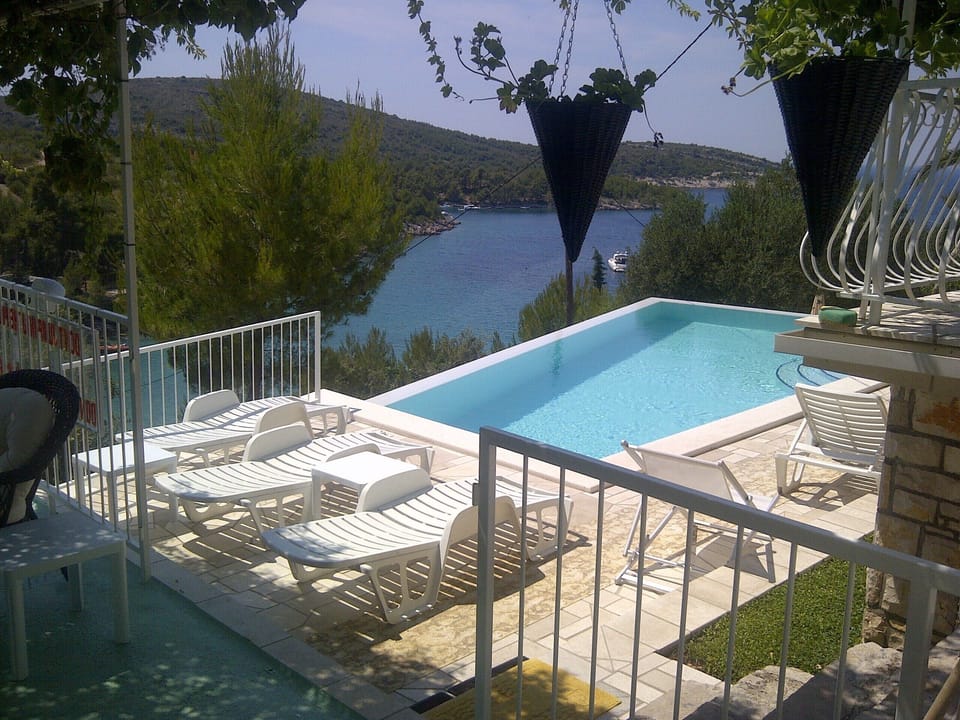 The view from the longue