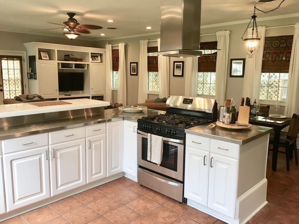 Yes, Chef! Our fully stocked kitchen haseverything you might need!
