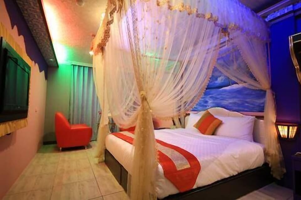Romantic Double Room, Beach View | Soundproofing, free WiFi