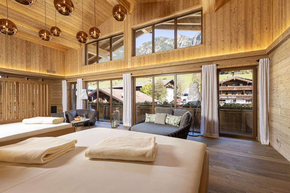 Sauna, steam room, body treatments, body wraps, body scrubs, facials