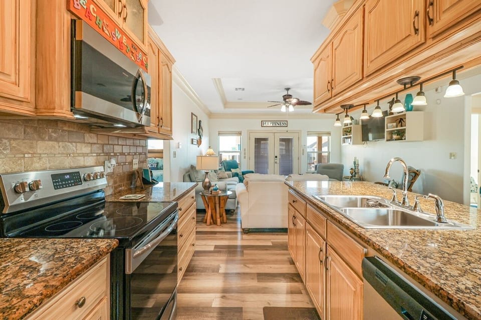House, 4 Bedrooms | Private kitchen | Fridge, microwave, oven, dishwasher