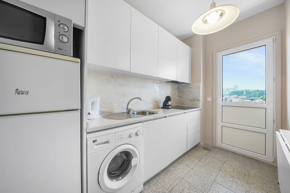 Family Apartment, 3 Bedrooms | Private kitchen | Fridge, microwave, stovetop, dishwasher