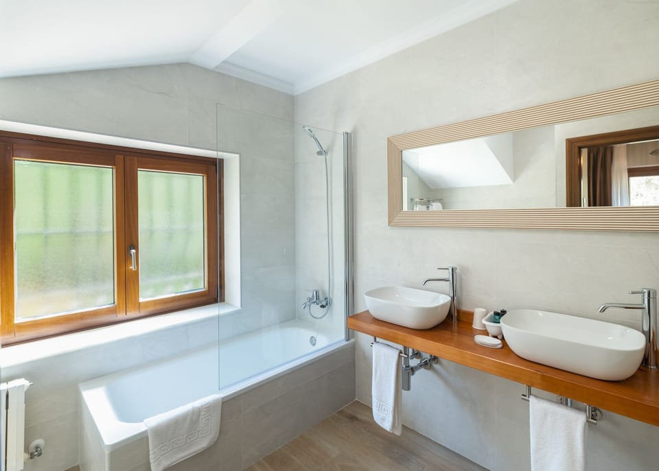 Standard Double or Twin Room | In-room safe, desk, free WiFi, bed sheets