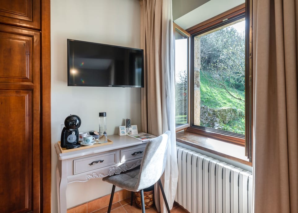 Logis Hotel Restaurante La Casa de Juansabeli Hotel in Asturias