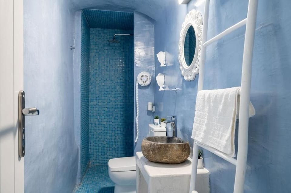 Fertimo Suites Hotel in Santorini