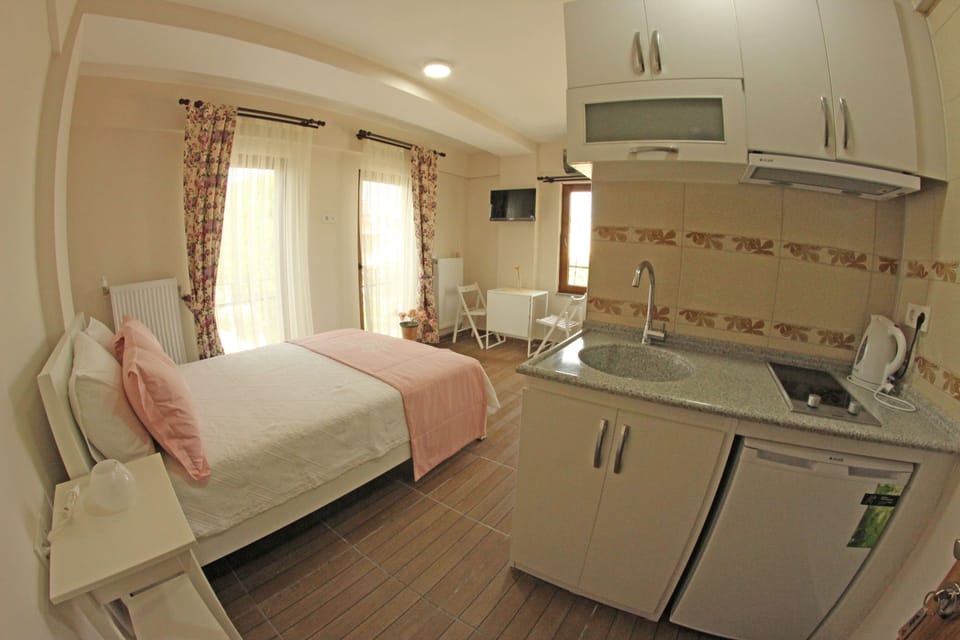 28-inch LCD TV with satellite channels, TV
