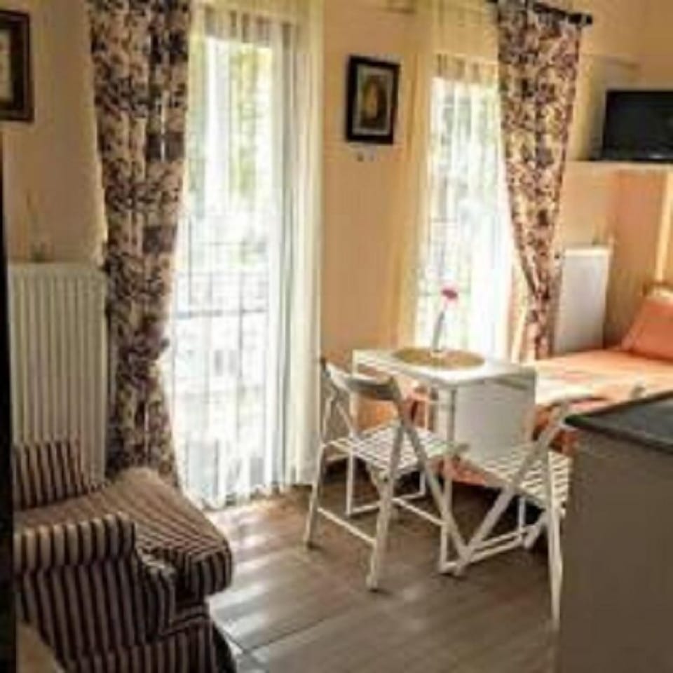 Elite Twin Room, 2 Twin Beds, Accessible, Garden View | Premium bedding, down comforters, Select Comfort beds, minibar