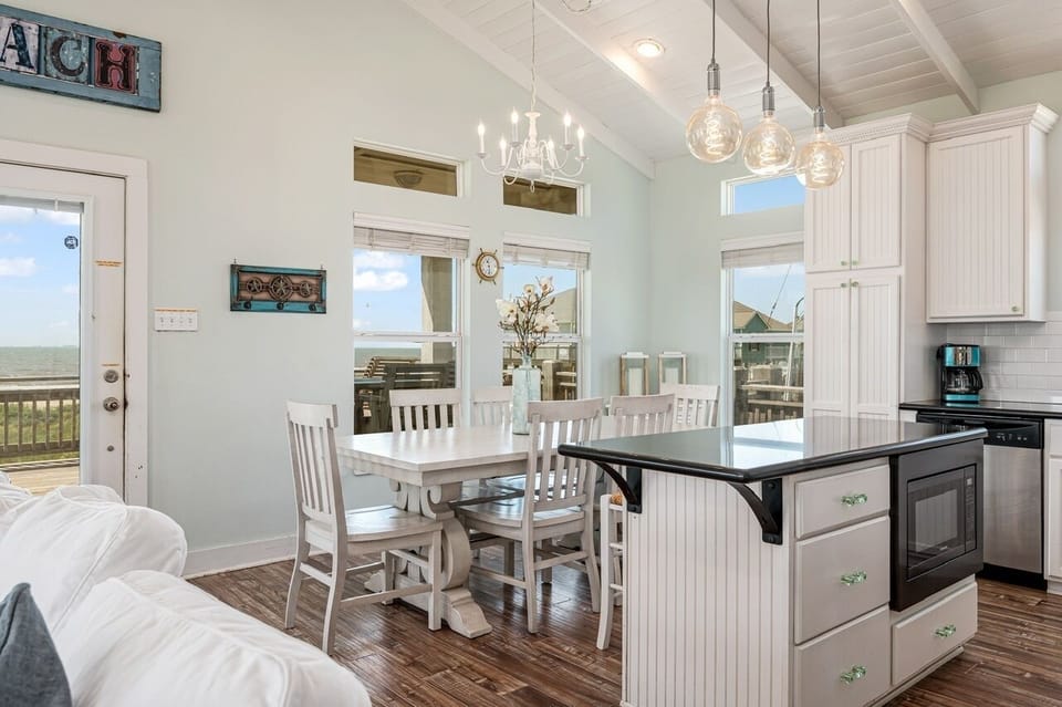 House, 3 Bedrooms | Dining