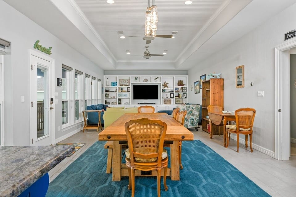 House, 4 Bedrooms | Dining