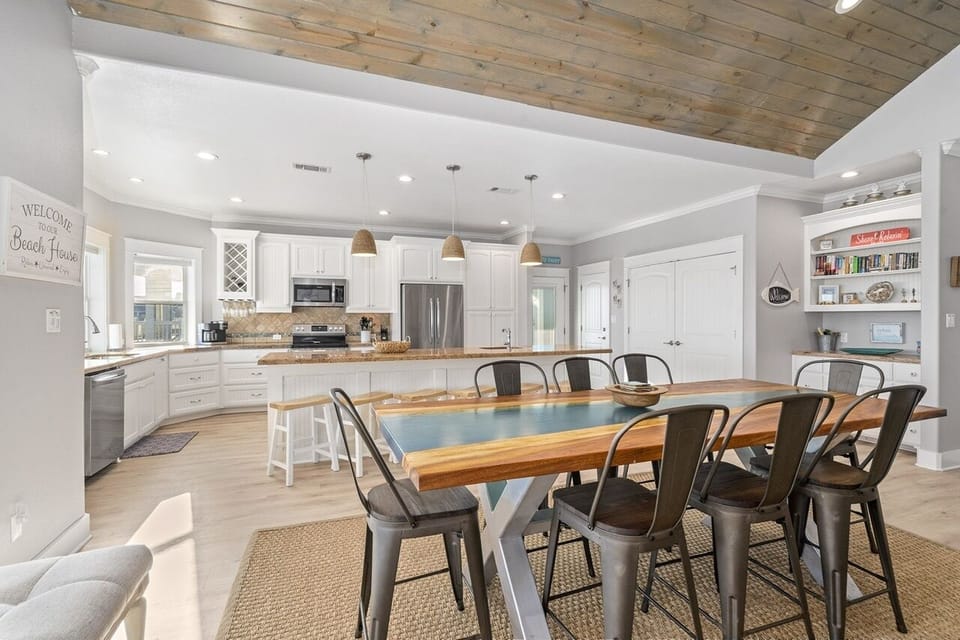 House, 4 Bedrooms | Private kitchen | Fridge, microwave, dishwasher, coffee/tea maker