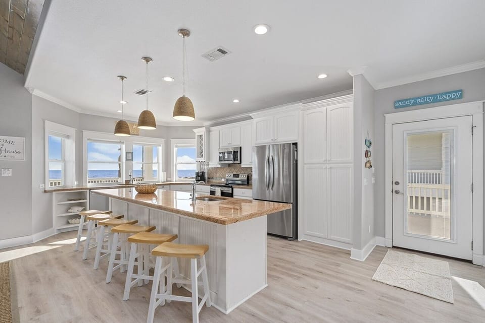 House, 4 Bedrooms | Private kitchen | Fridge, microwave, dishwasher, coffee/tea maker