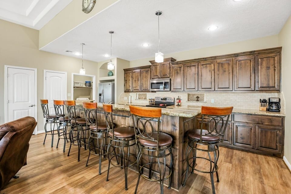 House, 3 Bedrooms | Private kitchen | Fridge, microwave, oven, coffee/tea maker