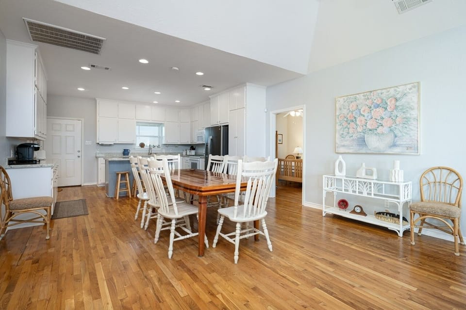 House, 4 Bedrooms | Dining