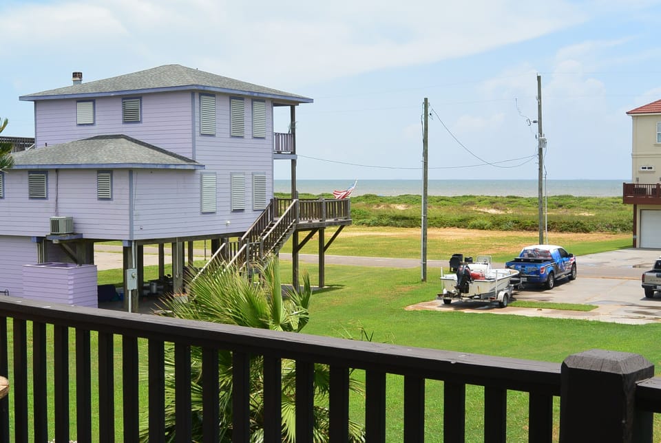 House, 4 Bedrooms | Property grounds
