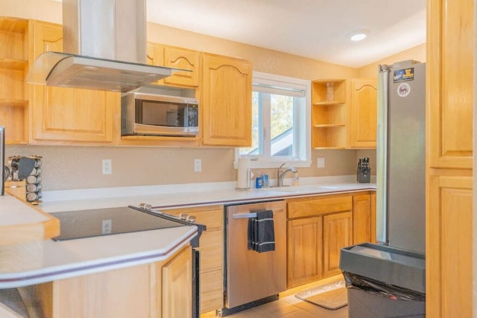 Full Kitchen with Stainless Steel Appliances
