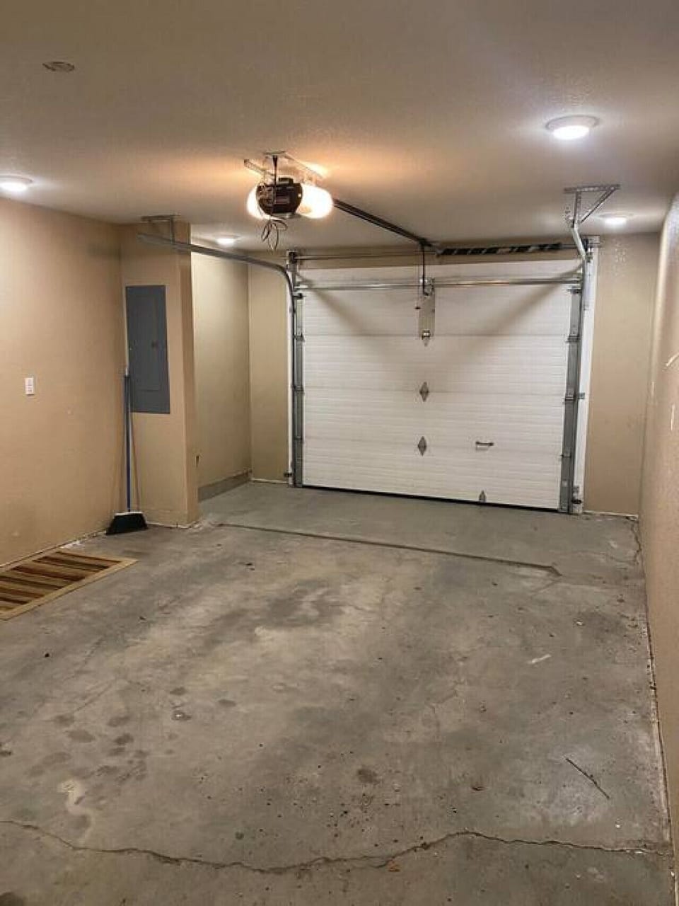 Your Private Garage Stall