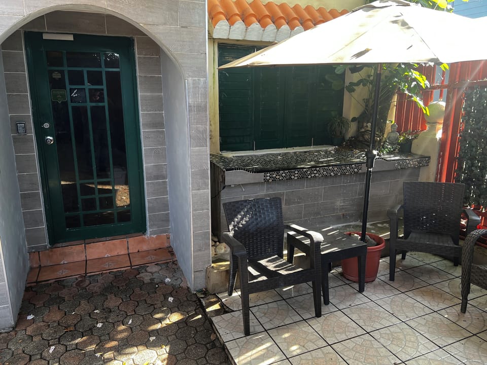 Patio area with fountain