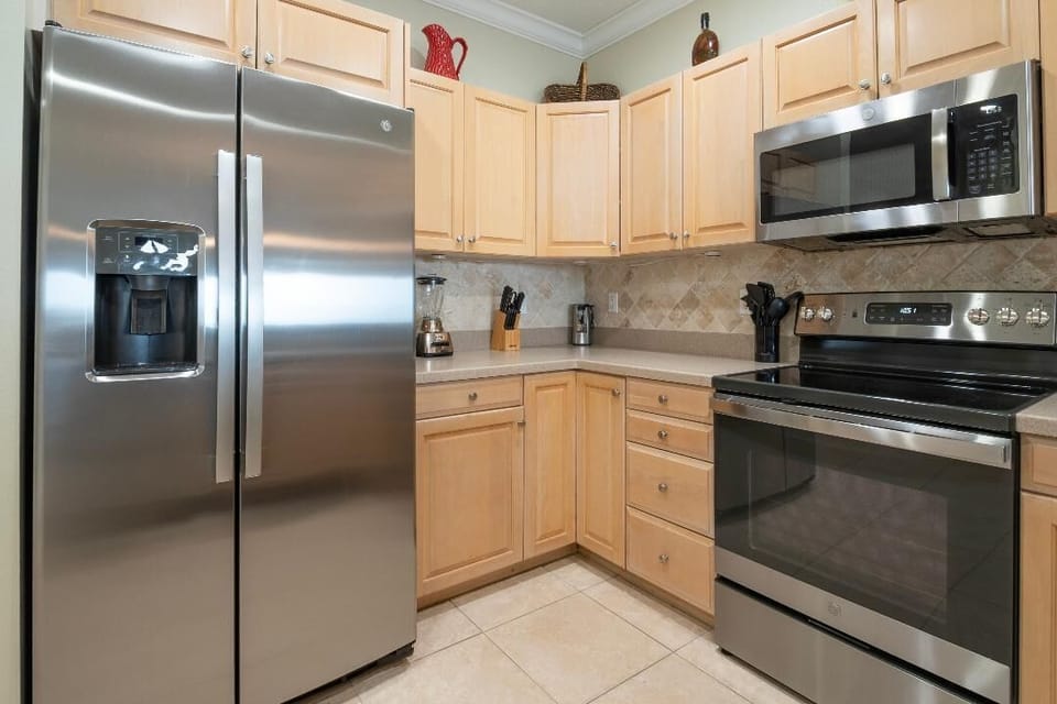   NEW STAINLESS STEEL APPLIANCES. 