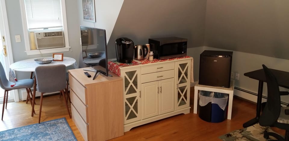 Work & Entertainment area: 
Dining table, Pantry, work desk, 